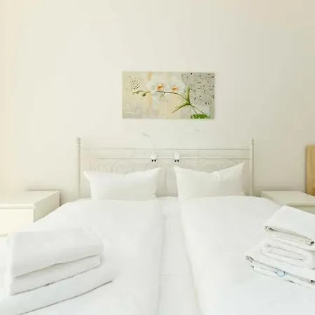 Livia Whg 02 וילה *